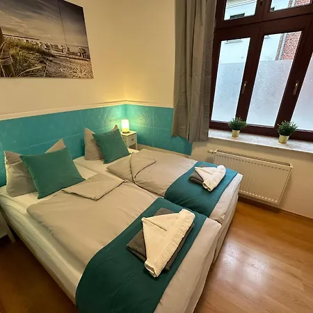 Kuestengold Ruhig, Familenfreundlich, Mit Terrasse Und Gem Garten Im Eg Apartamento *