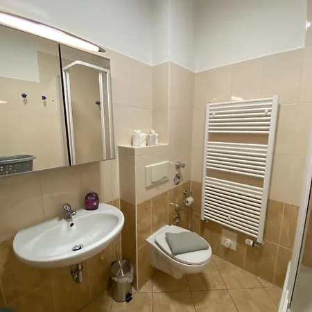 Appartamento Kuestengold Ruhig, Familenfreundlich, Mit Terrasse Und Gem Garten Im Eg *