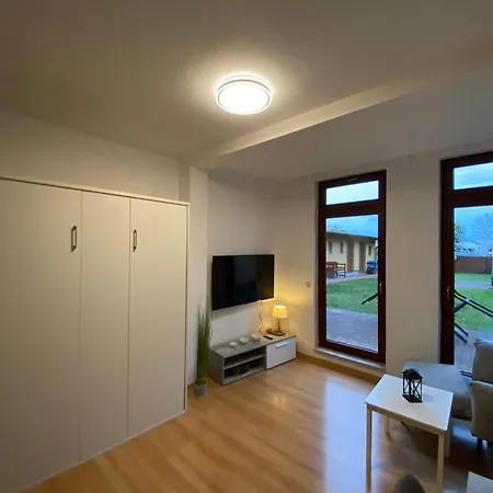 Kuestengold Ruhig, Familenfreundlich, Mit Terrasse Und Gem Garten Im Eg * Rostock