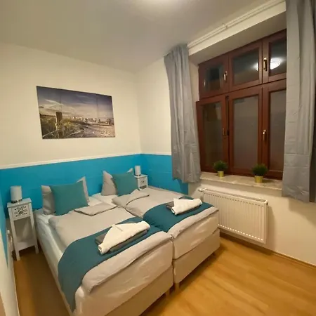 Kuestengold Ruhig, Familenfreundlich, Mit Terrasse Und Gem Garten Im Eg Rostock