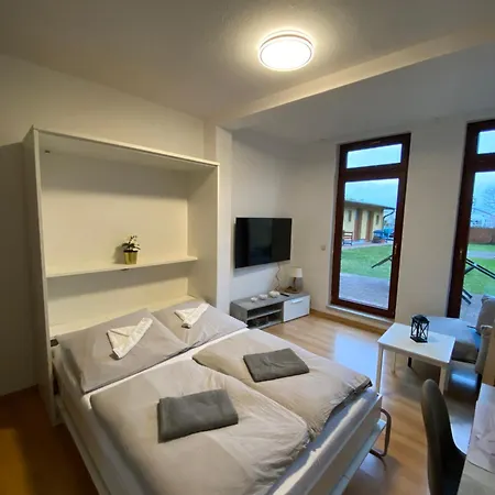 Apartamento Kuestengold Ruhig, Familenfreundlich, Mit Terrasse Und Gem Garten Im Eg *