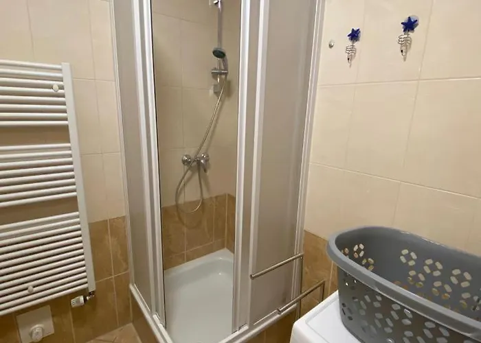Apartamento Kuestengold Ruhig, Familenfreundlich, Mit Terrasse Und Gem Garten Im Eg Rostock