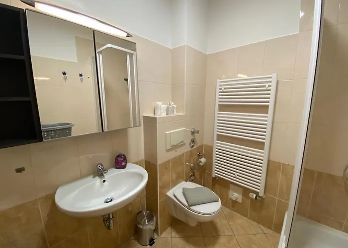 Apartment Kuestengold Ruhig, Familenfreundlich, Mit Terrasse Und Gem Garten Im Eg *