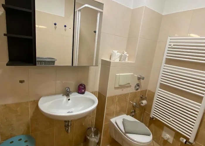 Apartamento Kuestengold Ruhig, Familenfreundlich, Mit Terrasse Und Gem Garten Im Eg *